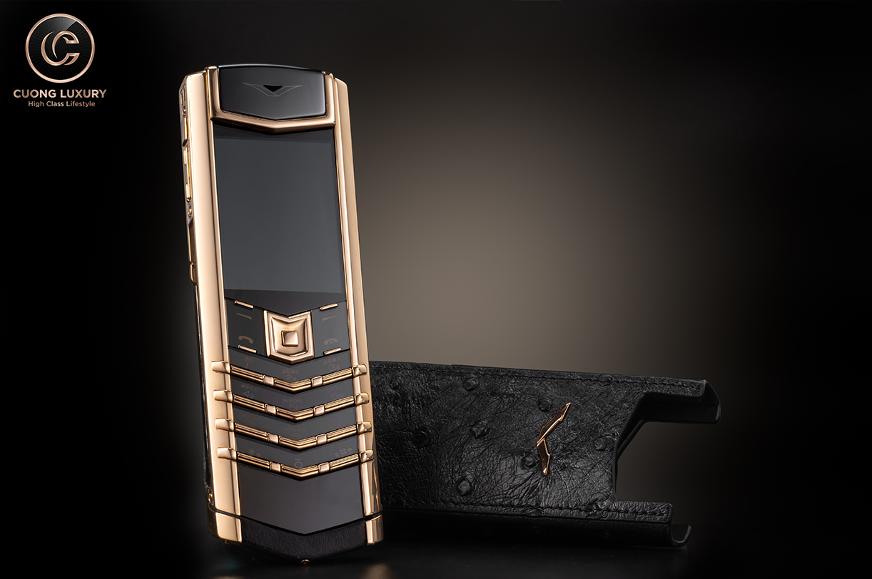Điệnt thoại Vertu Signature S Rose Gold luôn là biểu tượng vững vàng cho đẳng cấp của giới thượng lưu.